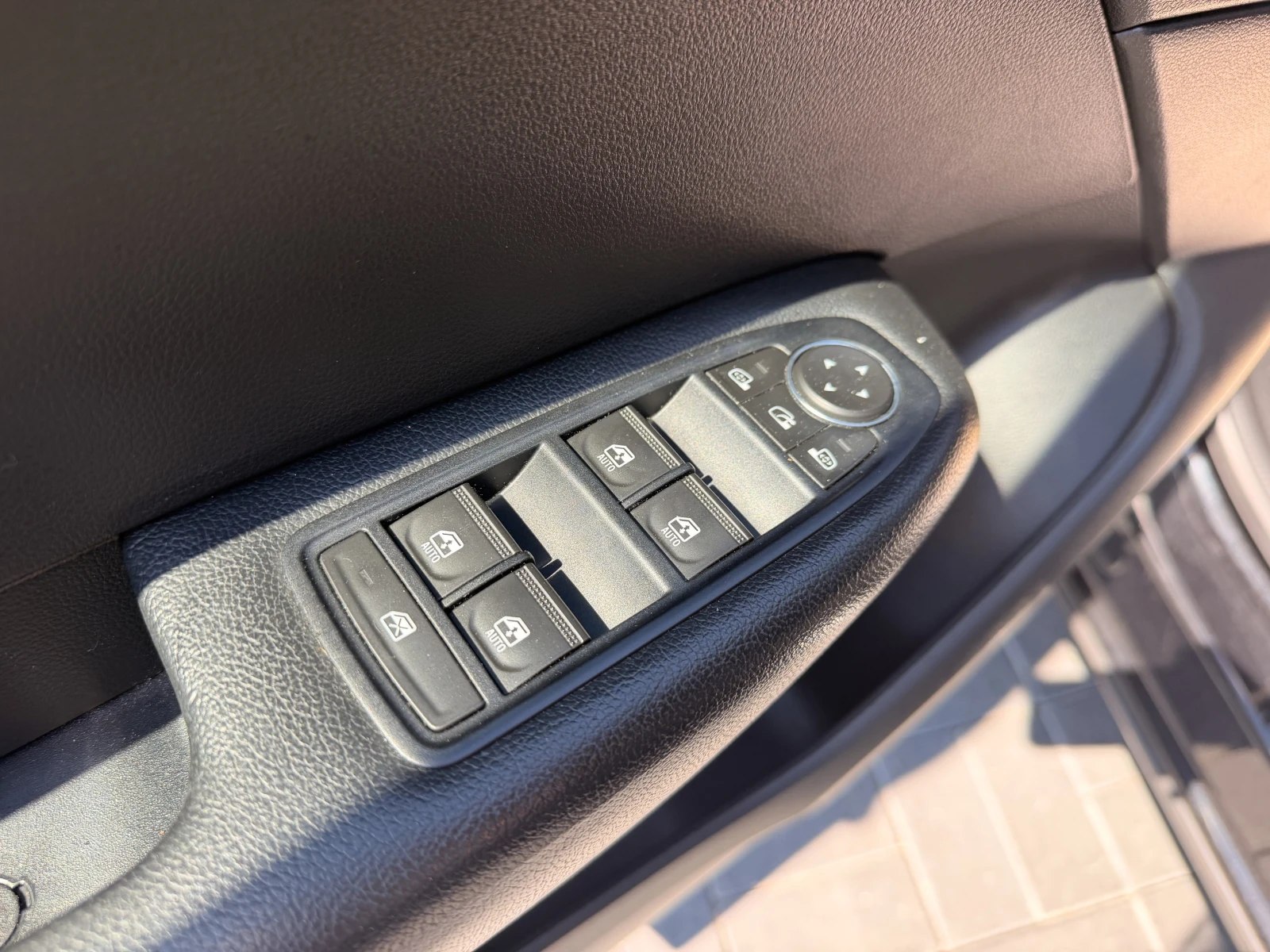 Renault Arkana 1.3 TCe / 140 к.с/ EDC, снимка 13 - Автомобили и джипове - 54836743