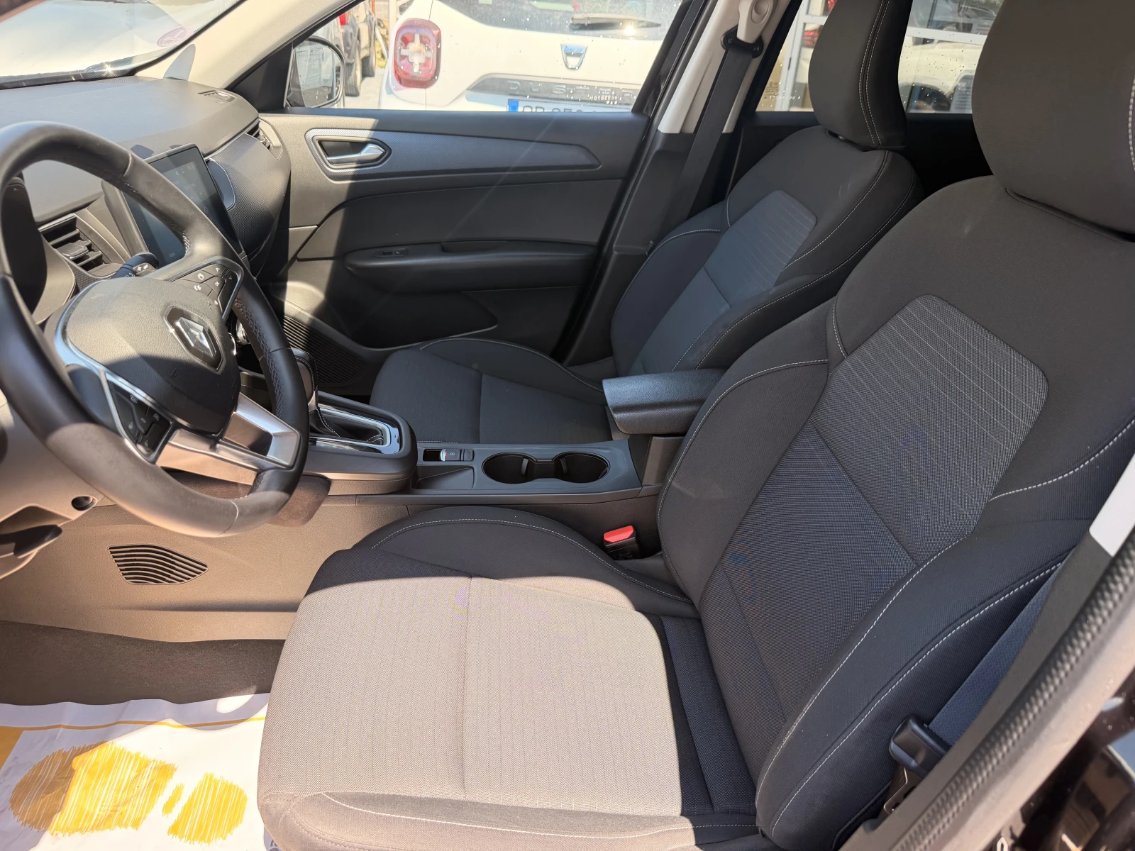 Renault Arkana 1.3 TCe / 140 к.с/ EDC, снимка 12 - Автомобили и джипове - 54836743