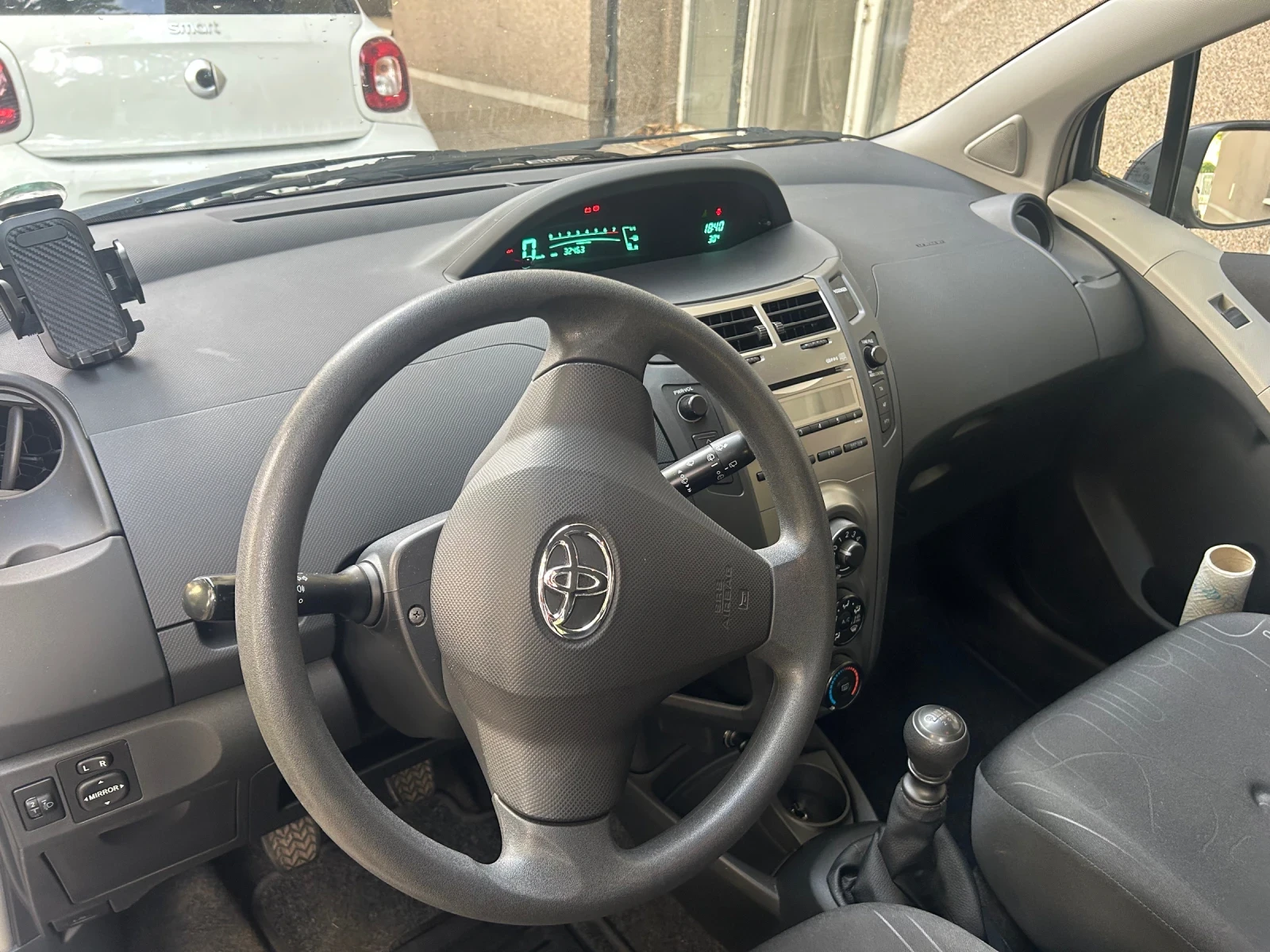 Toyota Yaris 32.500км !!! 1.3i, 101HP, снимка 12 - Автомобили и джипове - 55003797