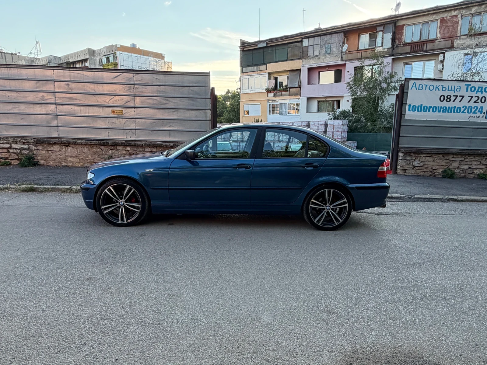 BMW 318  2.0 бензин 143 к.с. | Климатроник | Комфорт салон, снимка 2 - Автомобили и джипове - 55074916