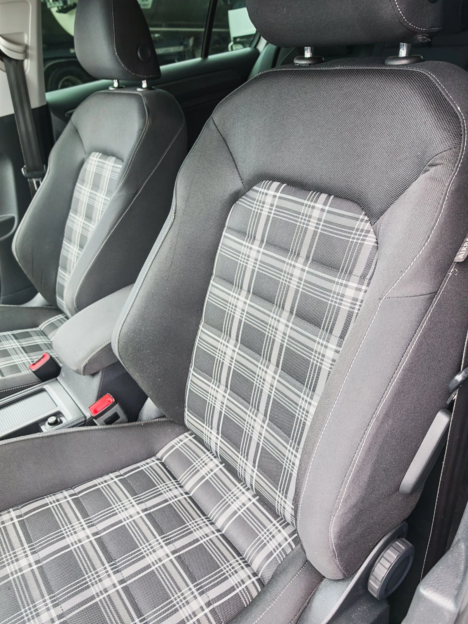 VW Golf * TDI * GTI LOOK * OZ RACING * АВТОМАТИК * УНИКАТ , снимка 12 - Автомобили и джипове - 55112230