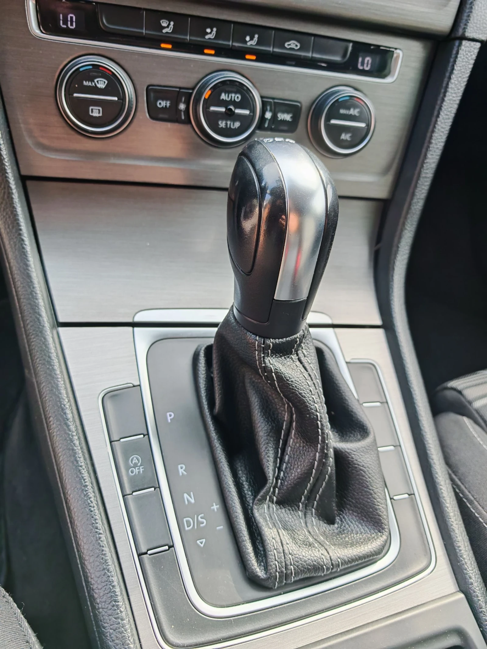 VW Golf * TDI * GTI LOOK * OZ RACING * АВТОМАТИК * УНИКАТ , снимка 15 - Автомобили и джипове - 55112230