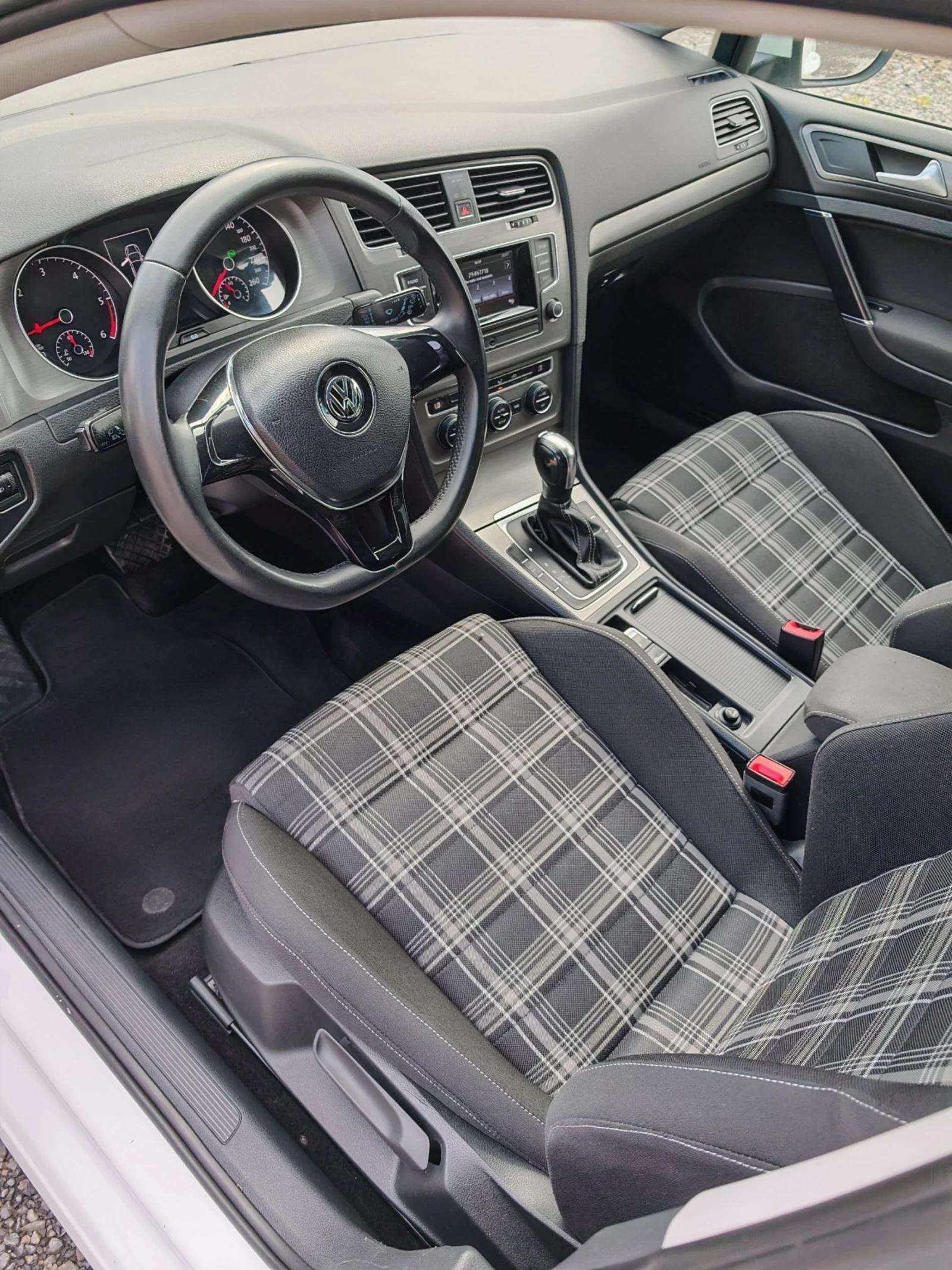 VW Golf * TDI * GTI LOOK * OZ RACING * АВТОМАТИК * УНИКАТ , снимка 7 - Автомобили и джипове - 55112230