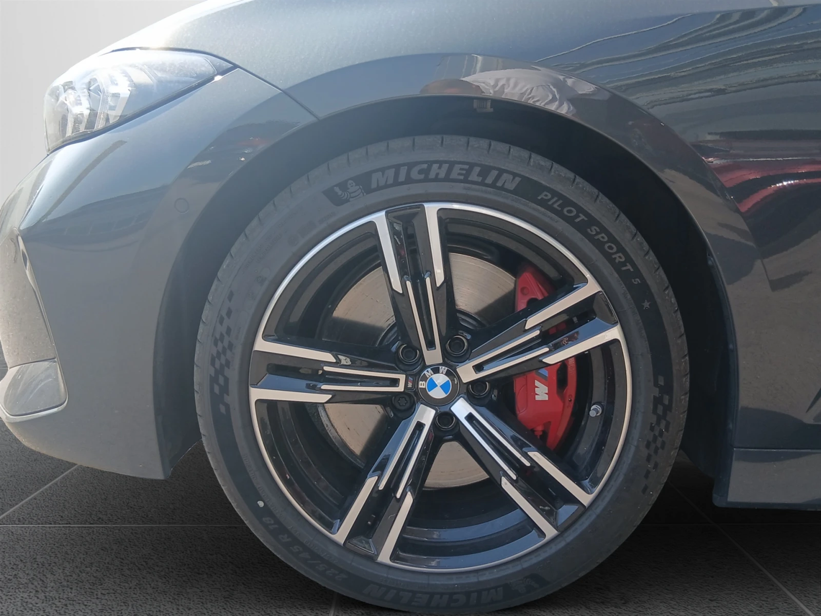 BMW 330 xDrive Sedan, снимка 5 - Автомобили и джипове - 55291002