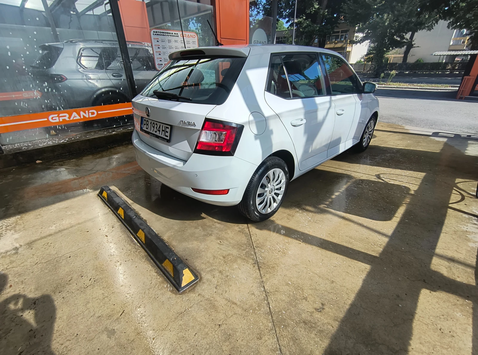 Skoda Fabia 1.0 MPI, снимка 5 - Автомобили и джипове - 55644648