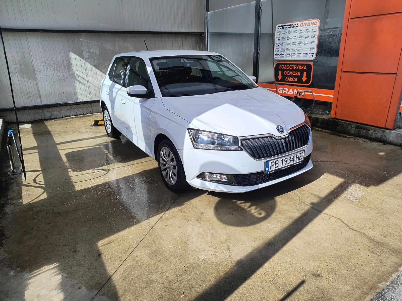 Skoda Fabia 1.0 MPI, снимка 2 - Автомобили и джипове - 55644648