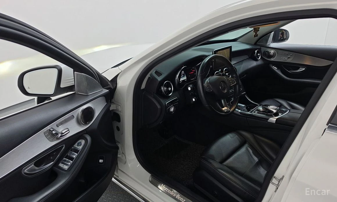 Mercedes-Benz C 220, снимка 10 - Автомобили и джипове - 55722480