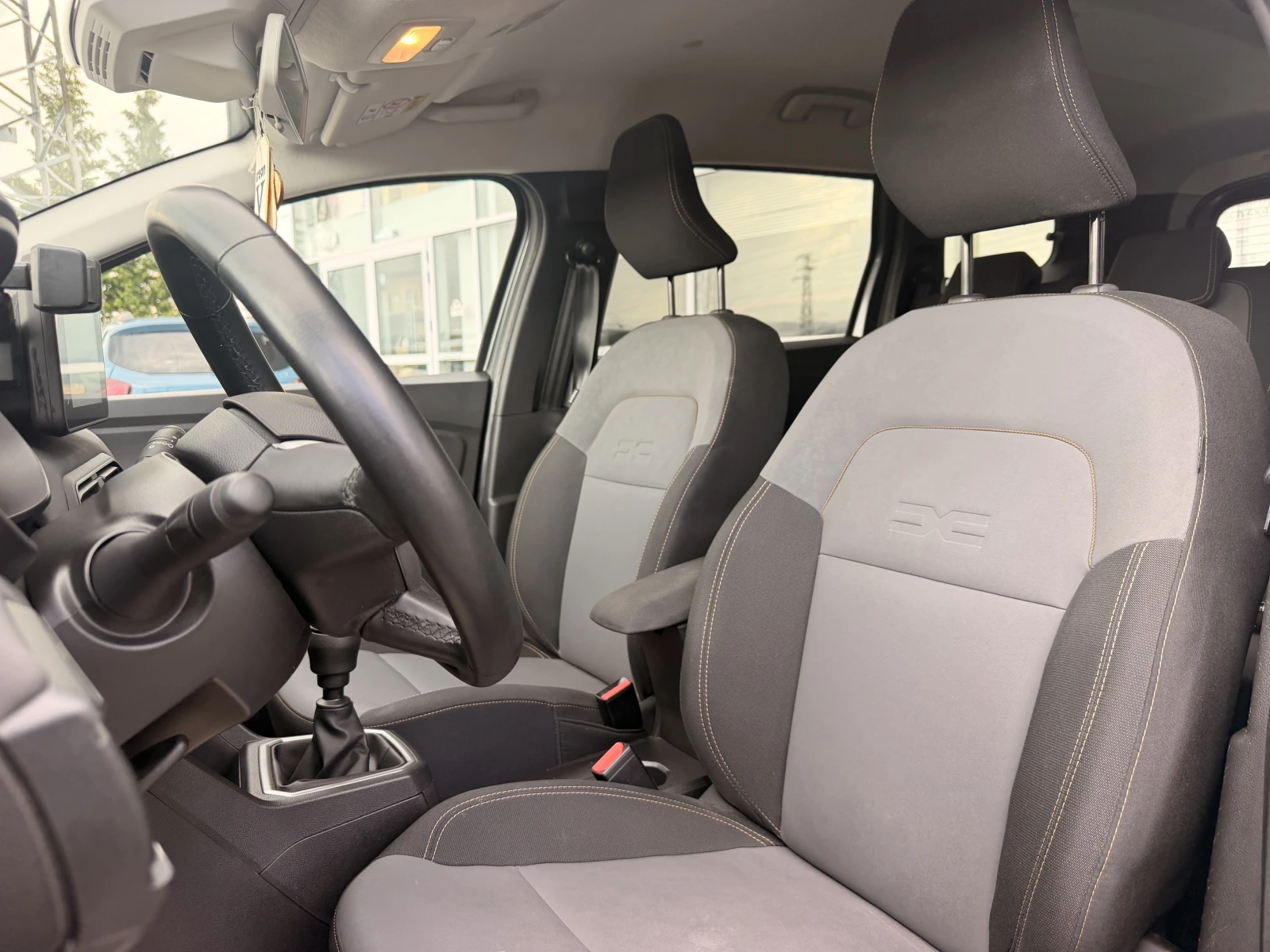 Dacia Jogger 1.0Tce/100к.с./ECO-G/EXTREME, снимка 14 - Автомобили и джипове - 55926891