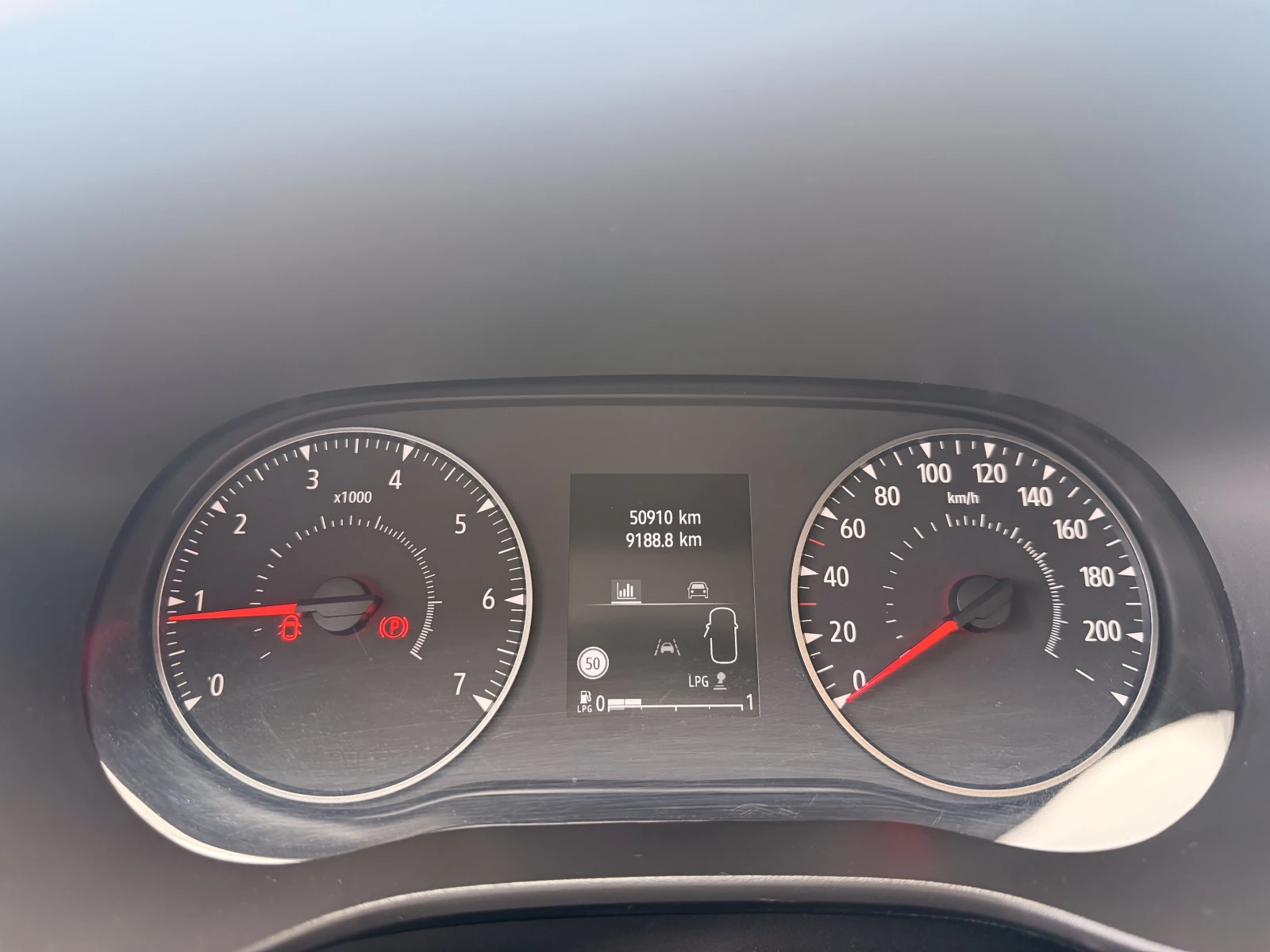 Dacia Jogger 1.0Tce/100к.с./ECO-G/EXTREME, снимка 11 - Автомобили и джипове - 55926891