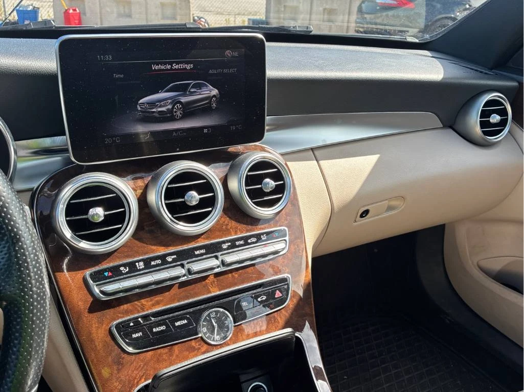Mercedes-Benz C 300 4MATIC* АМГ ПАКЕТ * ДВА КЛЮЧА, снимка 10 - Автомобили и джипове - 56079917
