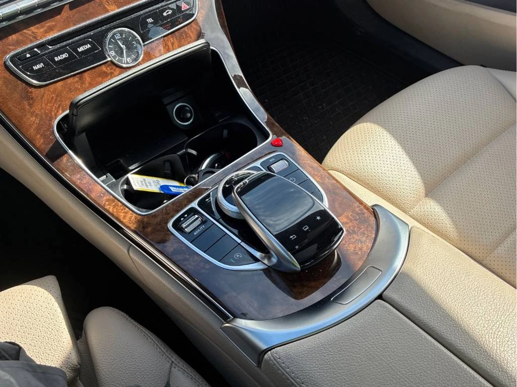 Mercedes-Benz C 300 4MATIC* АМГ ПАКЕТ * ДВА КЛЮЧА, снимка 9 - Автомобили и джипове - 56079917