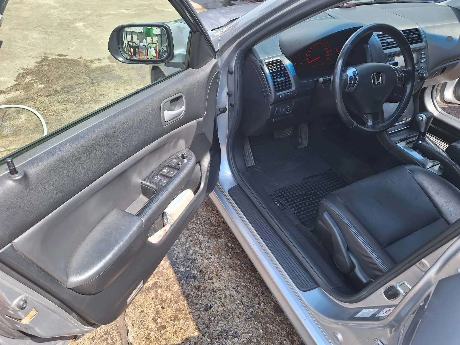 Honda Accord 2, 4 Vi-TEC, снимка 8 - Автомобили и джипове - 56135744