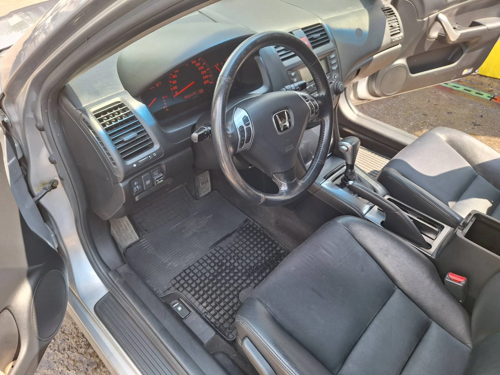 Honda Accord 2, 4 Vi-TEC, снимка 7 - Автомобили и джипове - 56135744