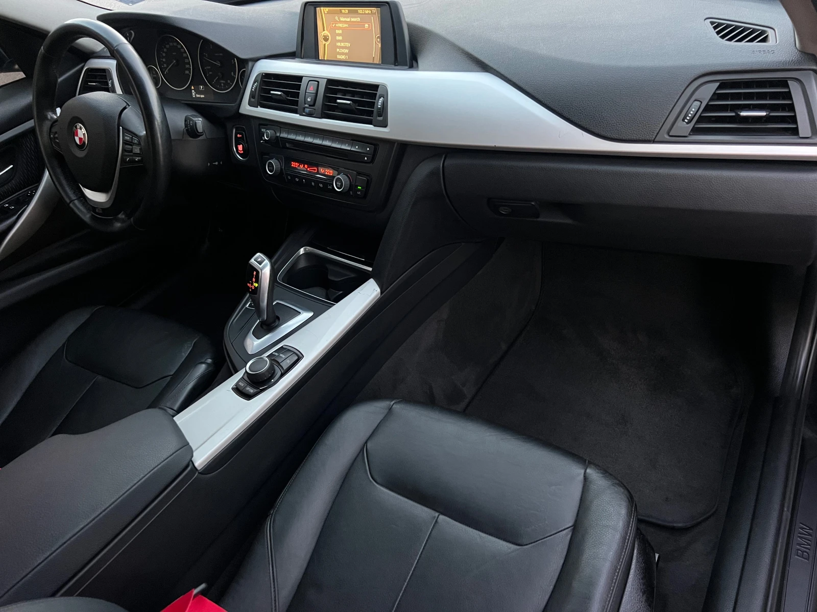 BMW 318 2.0d M-PERFORMANCE/LED/XENON/NAVI/KOJA/UNIKAT, снимка 14 - Автомобили и джипове - 56247800