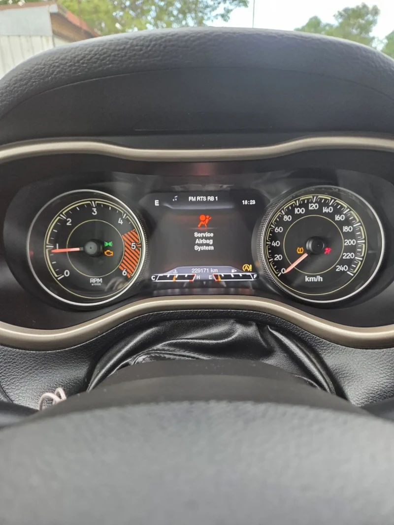 Jeep Cherokee 2.0, снимка 10 - Автомобили и джипове - 52580568