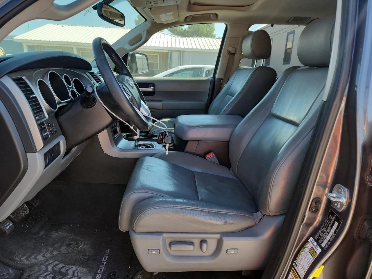 Toyota Sequoia  LIMITED - изображение 8