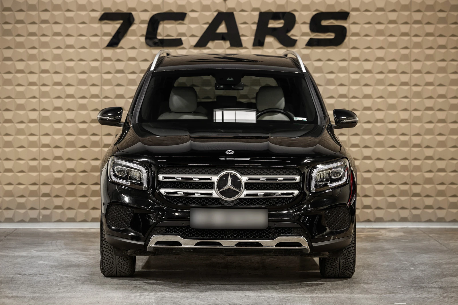 Mercedes-Benz GLB 220D 4MATIC * Дигитално табло * Подгрев , снимка 2 - Автомобили и джипове - 53899089