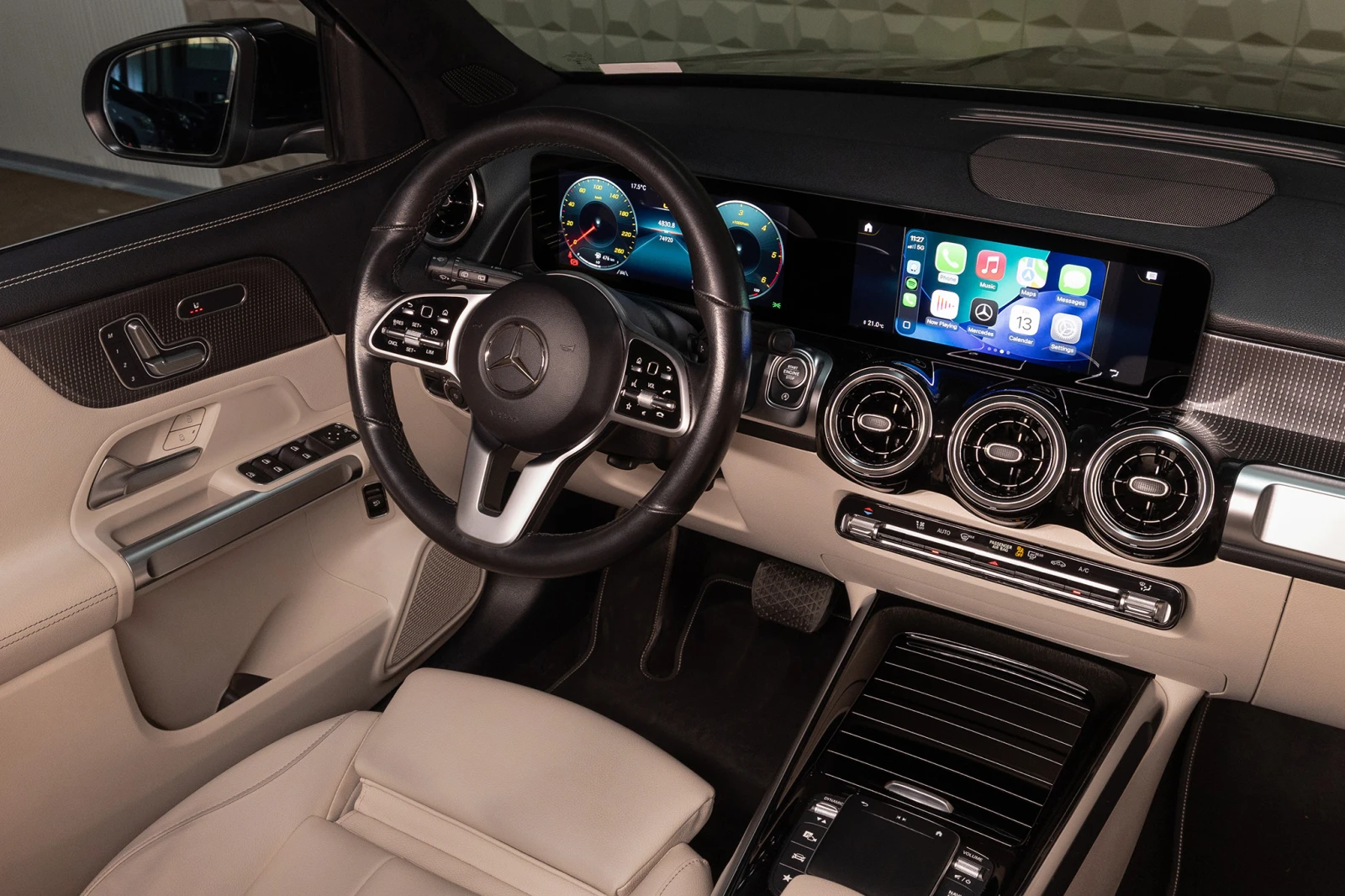 Mercedes-Benz GLB 220D 4MATIC * Дигитално табло * Подгрев , снимка 11 - Автомобили и джипове - 53899089