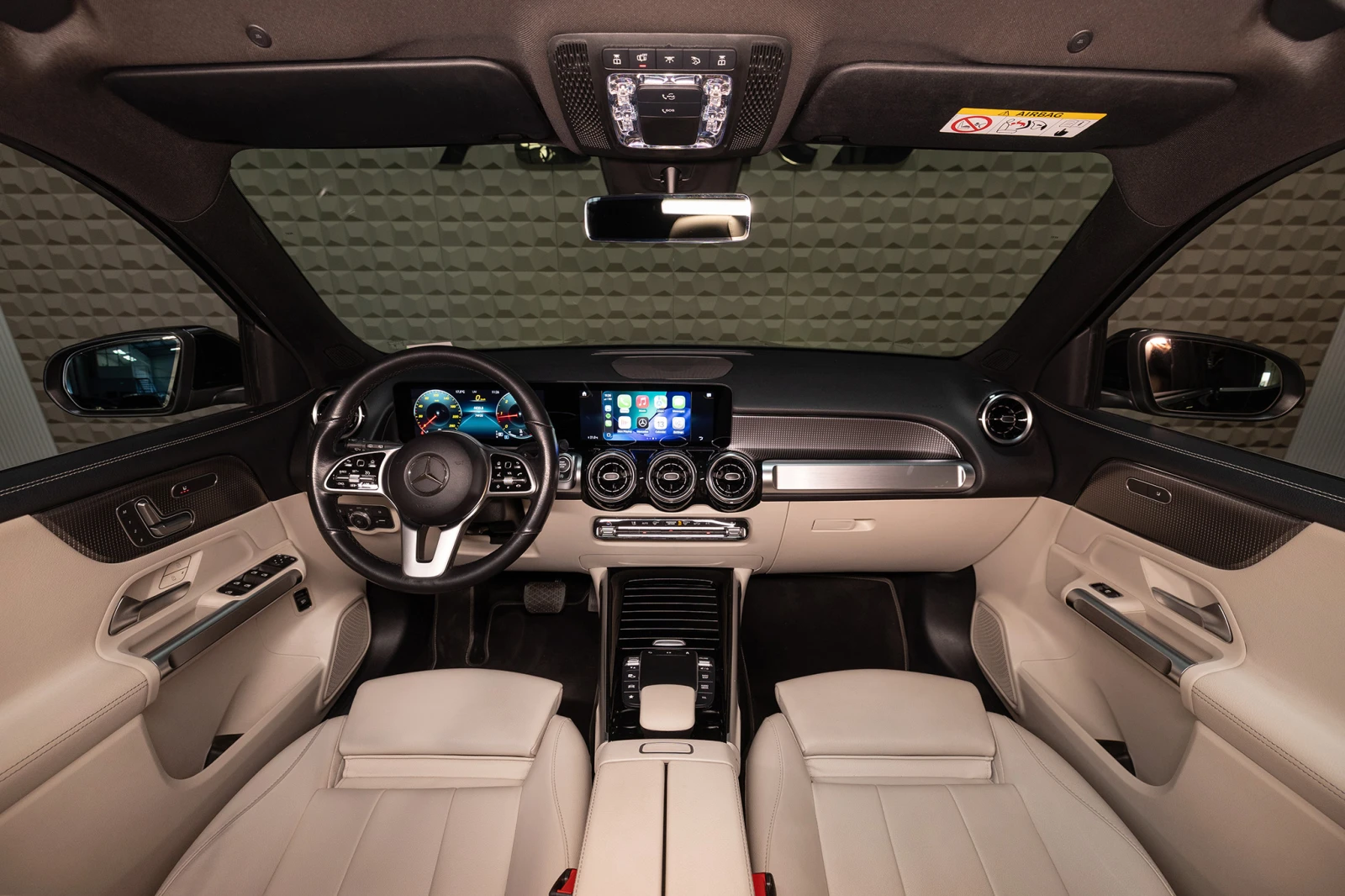 Mercedes-Benz GLB 220D 4MATIC * Дигитално табло * Подгрев , снимка 9 - Автомобили и джипове - 53899089