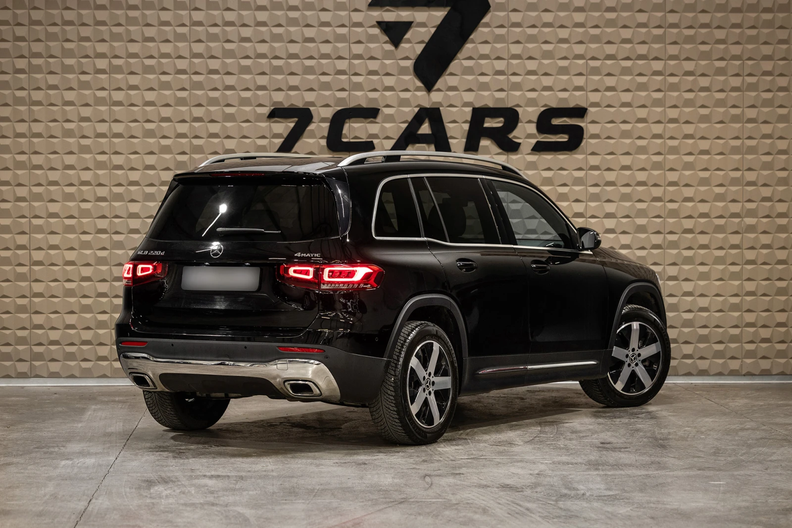 Mercedes-Benz GLB 220D 4MATIC * Дигитално табло * Подгрев , снимка 6 - Автомобили и джипове - 53899089