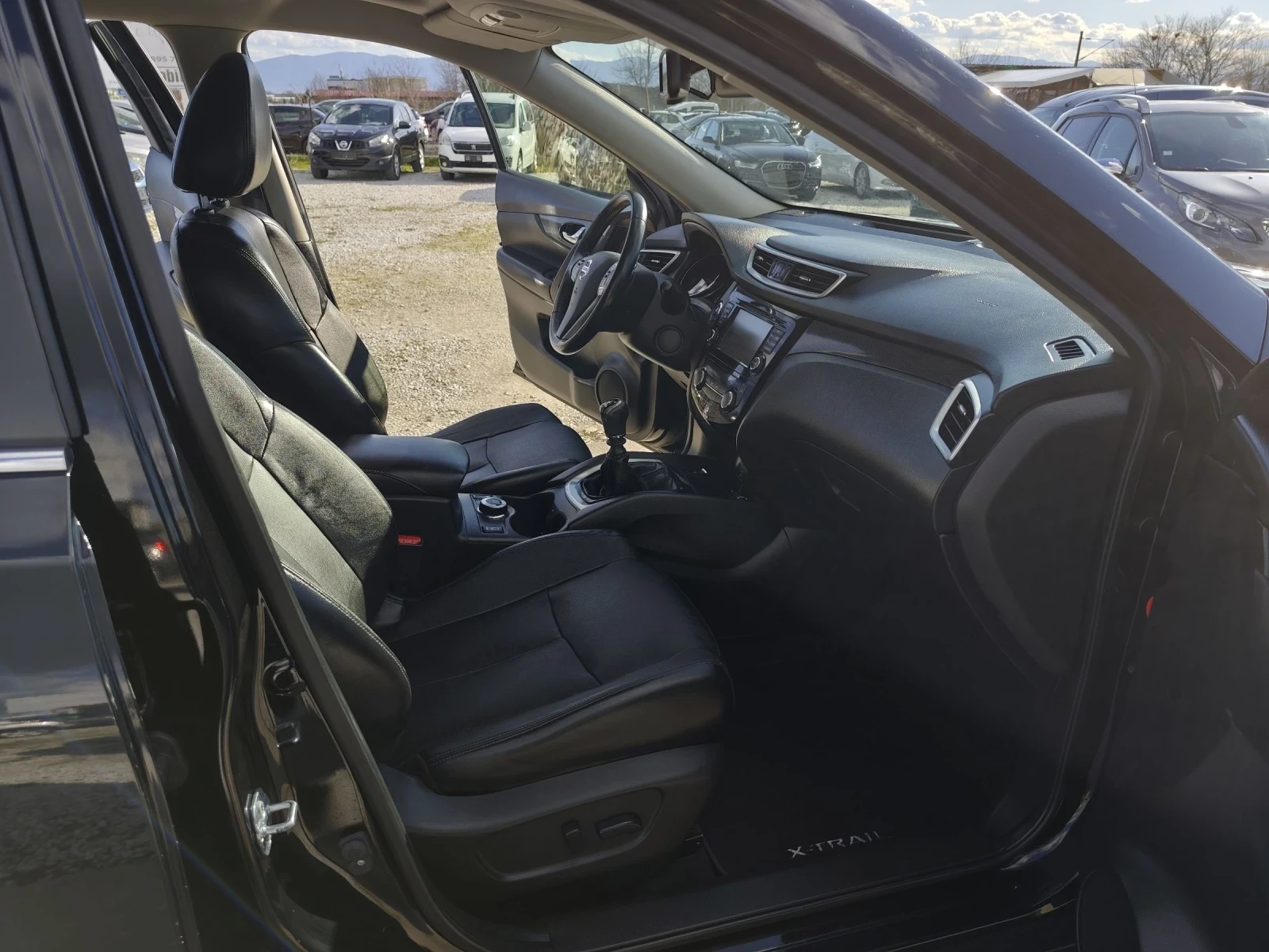 Nissan X-trail 4х4, Кожа, Панорама, 360 камера, снимка 7 - Автомобили и джипове - 53914582