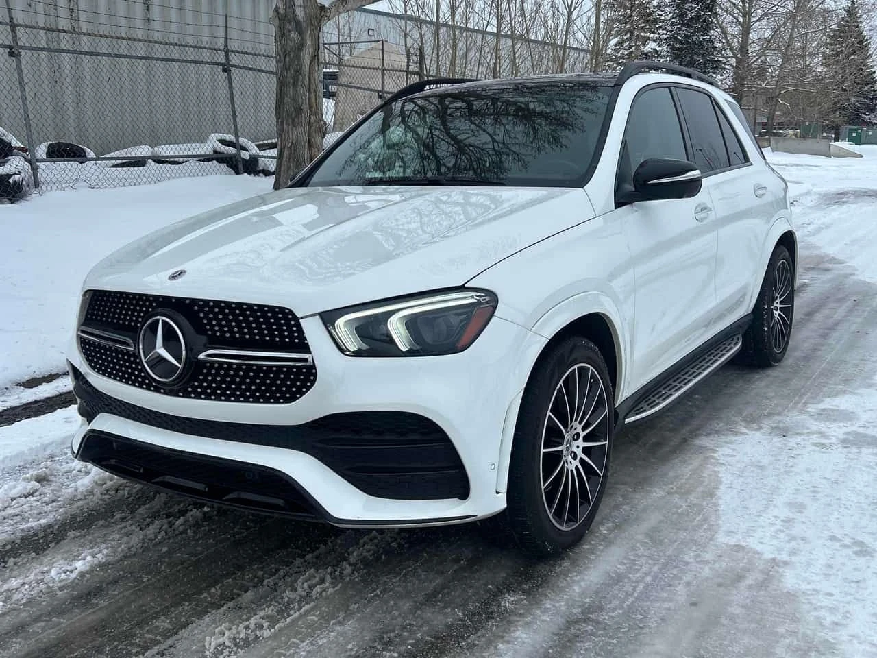 Mercedes-Benz GLE 350 * CARFAX * Keyless * PANO* Burmester* 