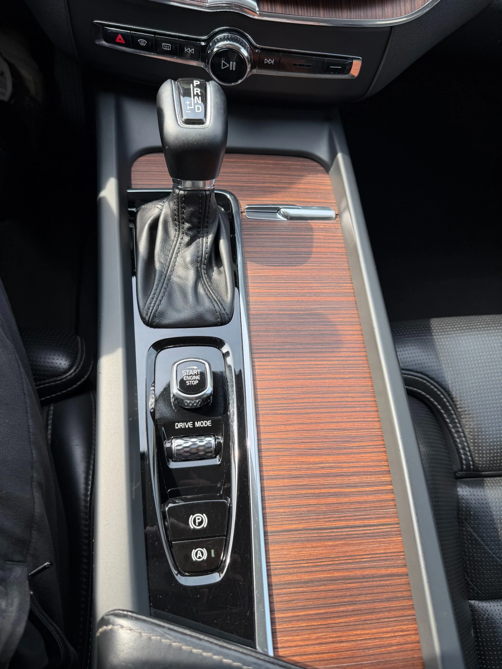 Volvo XC60 SUV INSCRIPTION D5 2.0L 235hp Insc AT8 , снимка 13 - Автомобили и джипове - 54202401