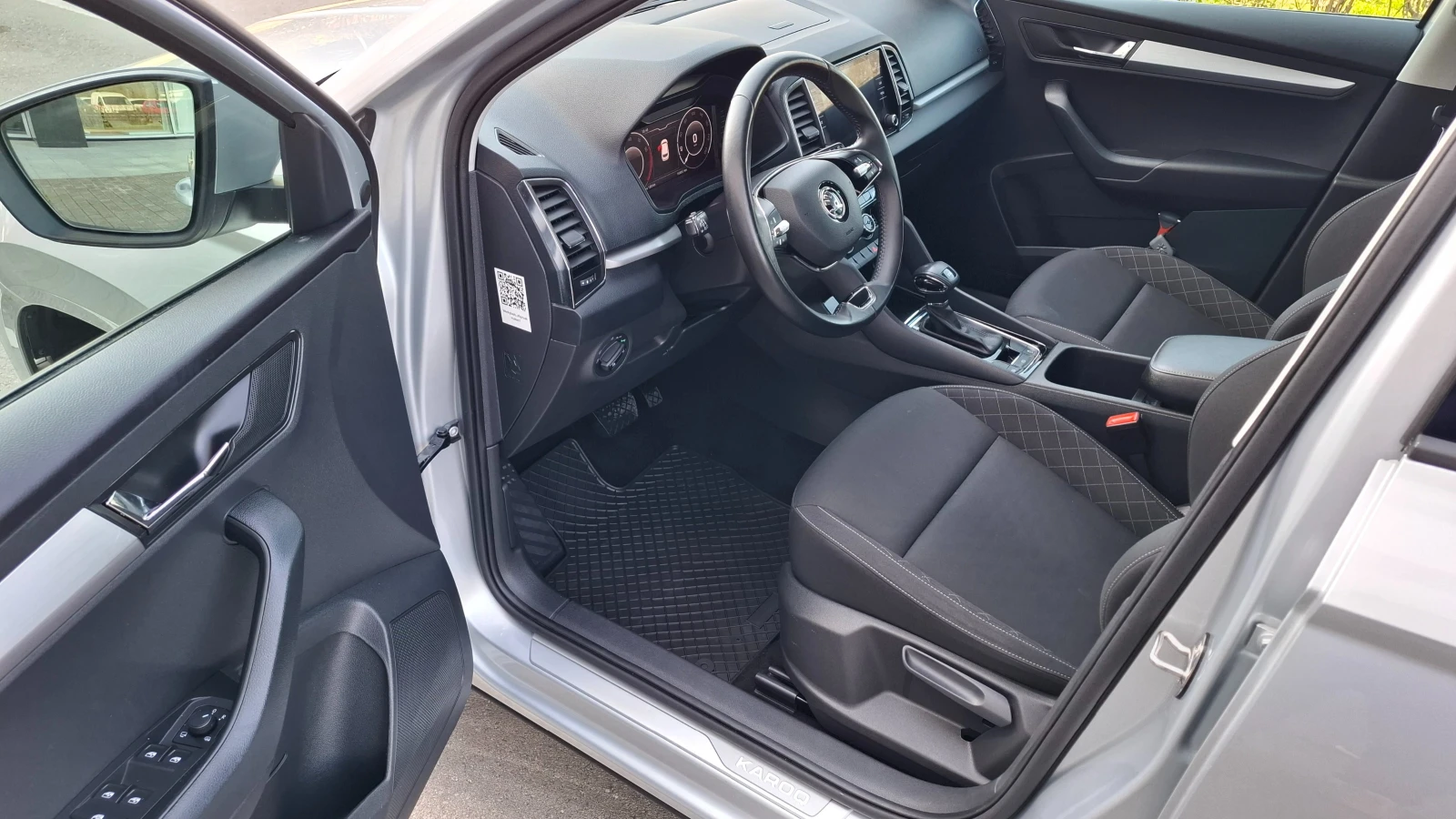 Skoda Karoq 1.5 TSI Business, TOP, снимка 12 - Автомобили и джипове - 54229917