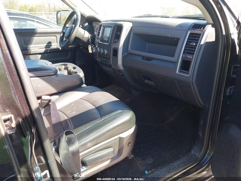 Dodge RAM 1500 4WD Crew Cab 140.5" Express, снимка 5 - Автомобили и джипове - 54248643
