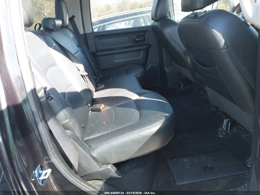 Dodge RAM 1500 4WD Crew Cab 140.5" Express, снимка 8 - Автомобили и джипове - 54248643