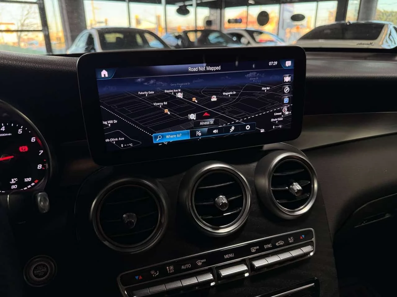 Mercedes-Benz GLC SUNROOF| KEYLESS| AMBIENT| MEMORY SEATS| HEATED SE, снимка 11 - Автомобили и джипове - 54345230