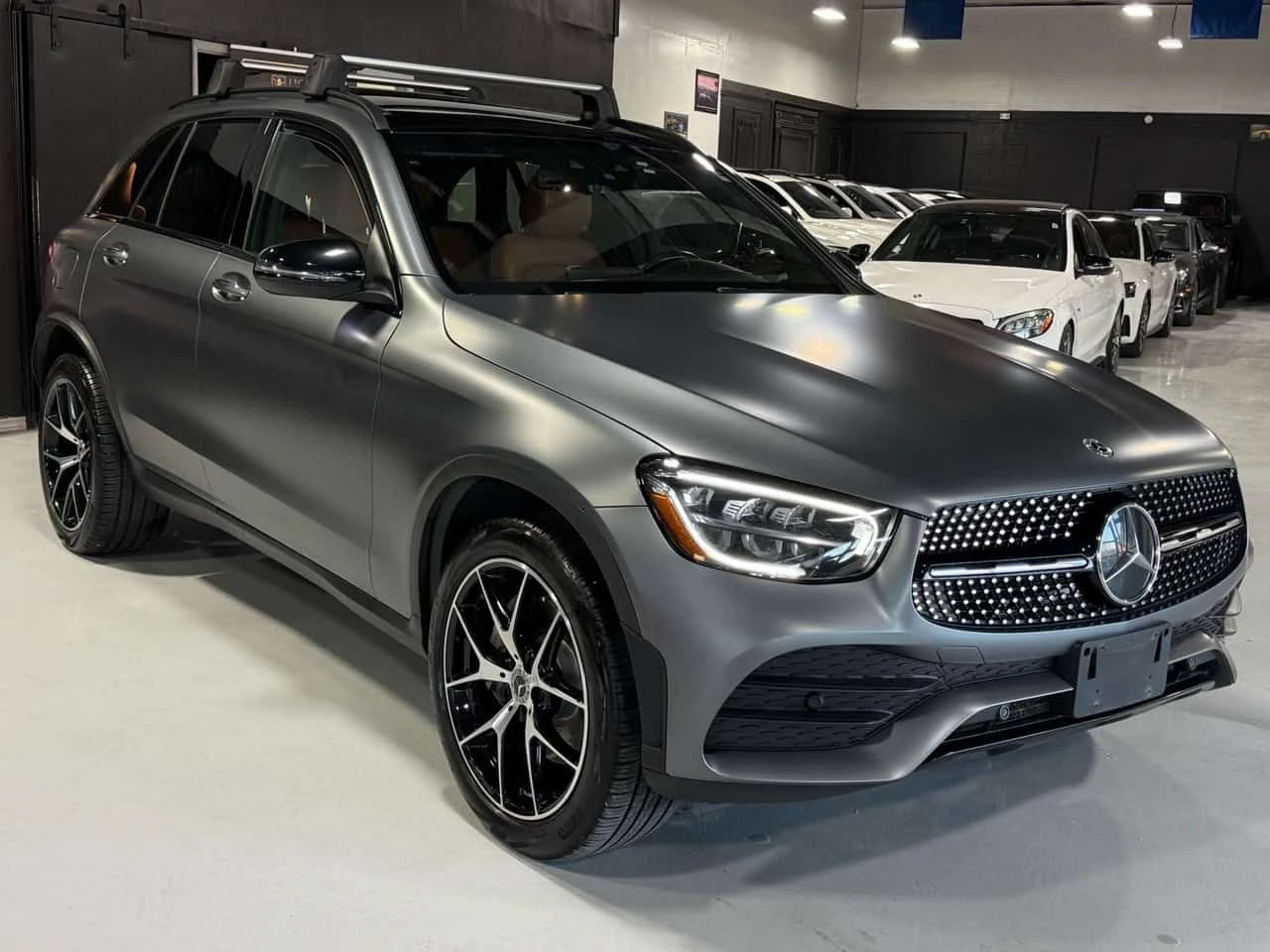 Mercedes-Benz GLC SUNROOF| KEYLESS| AMBIENT| MEMORY SEATS| HEATED SE, снимка 2 - Автомобили и джипове - 54345230