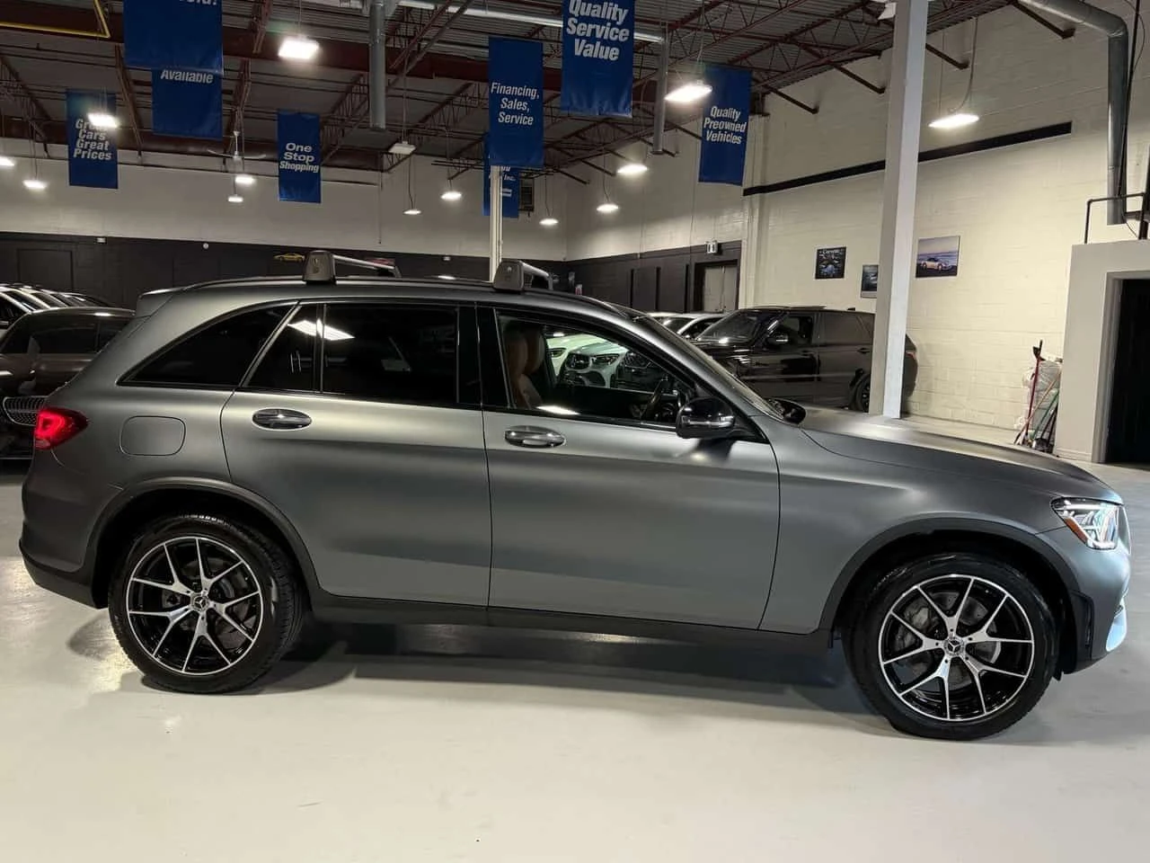 Mercedes-Benz GLC SUNROOF| KEYLESS| AMBIENT| MEMORY SEATS| HEATED SE, снимка 3 - Автомобили и джипове - 54345230