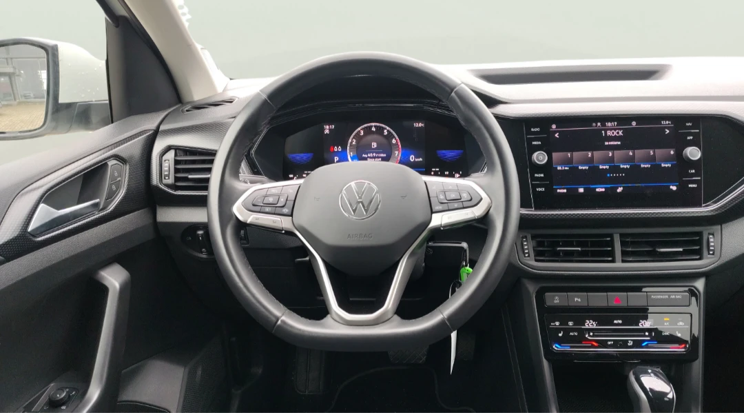 VW T-Cross 1.0 TFSI, снимка 11 - Автомобили и джипове - 54540453