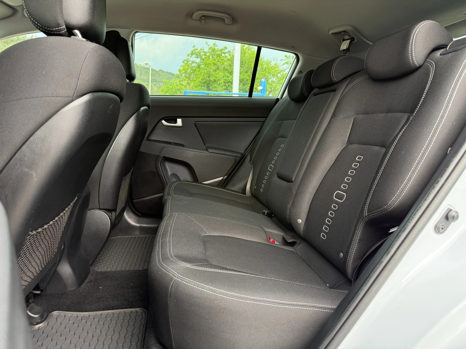 Kia Sportage 1.7CRDI-КЛИМАТИК-ПАРКТРОНИК, снимка 11 - Автомобили и джипове - 54877531