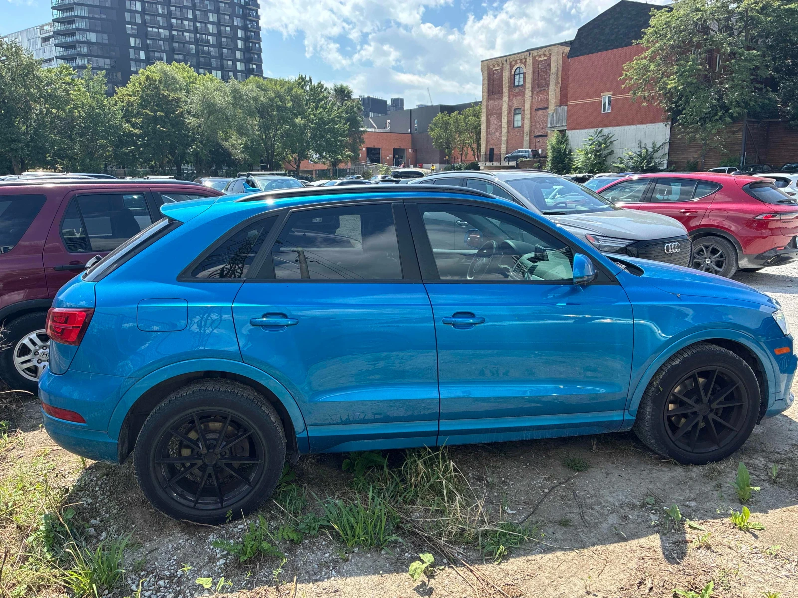 Audi Q3 * АВТОКРЕДИТ * ГЛАВНО ПРЕДСТАВИТЕЛСТВО НА AUDI, снимка 4 - Автомобили и джипове - 55832748