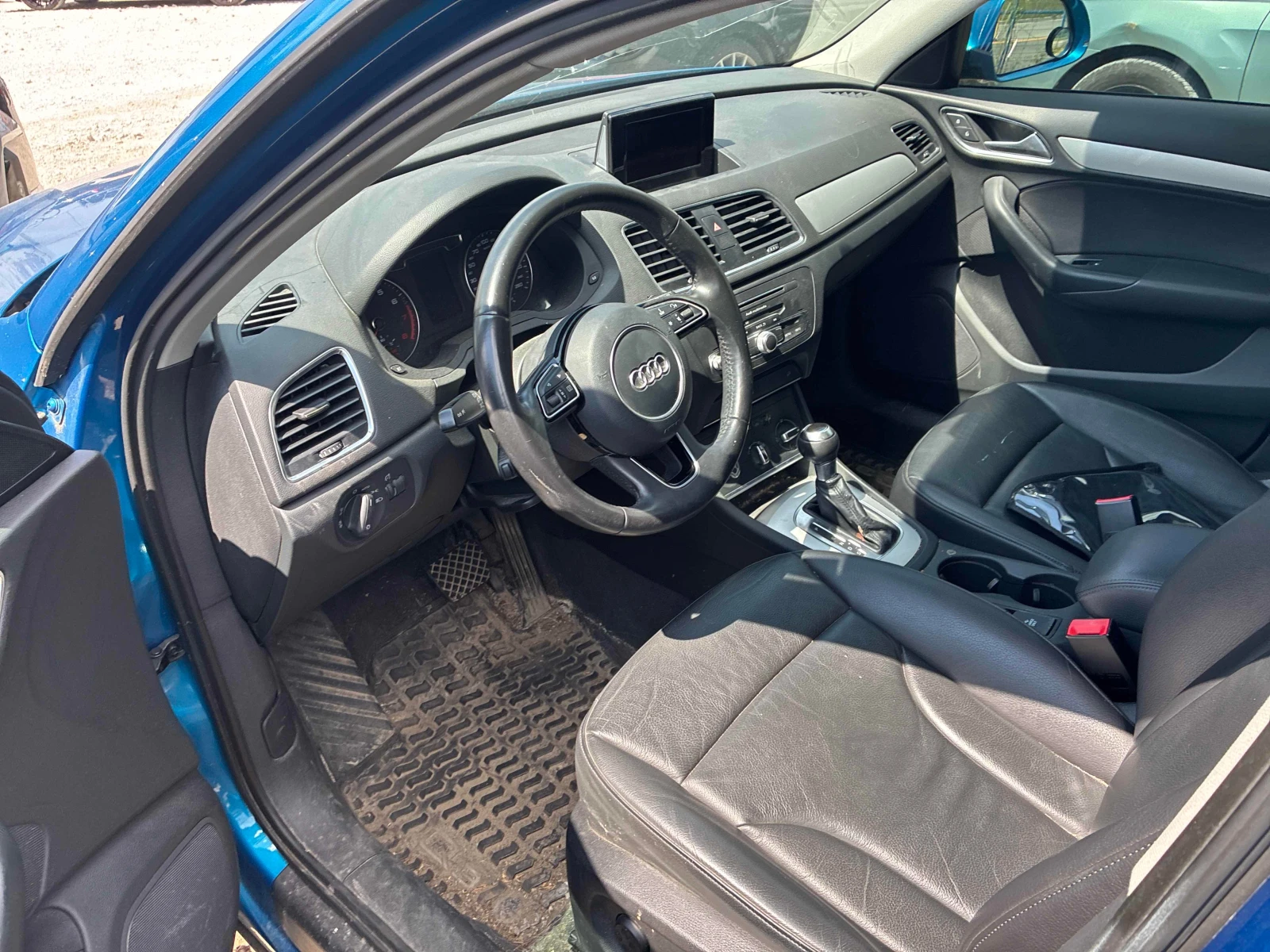 Audi Q3 * АВТОКРЕДИТ * ГЛАВНО ПРЕДСТАВИТЕЛСТВО НА AUDI, снимка 7 - Автомобили и джипове - 55832748