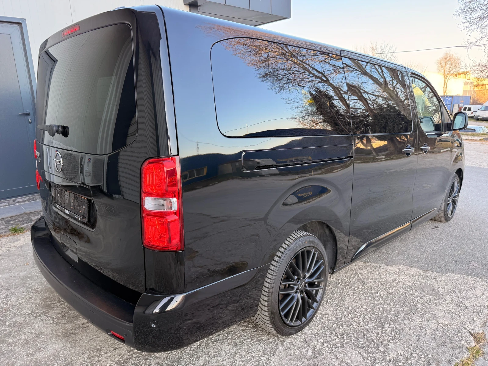 Opel Vivaro 2.0D* Бизнес, снимка 3 - Бусове и автобуси - 54309844