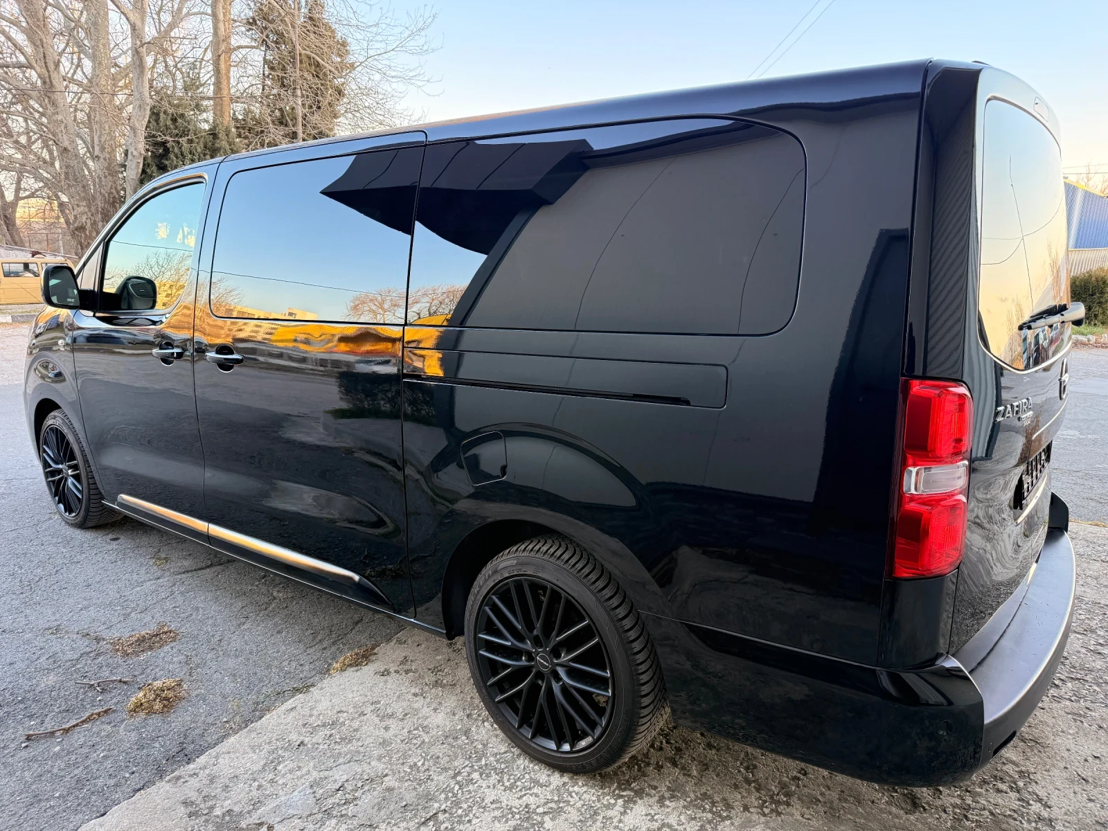 Opel Vivaro 2.0D* Бизнес, снимка 2 - Бусове и автобуси - 54309844