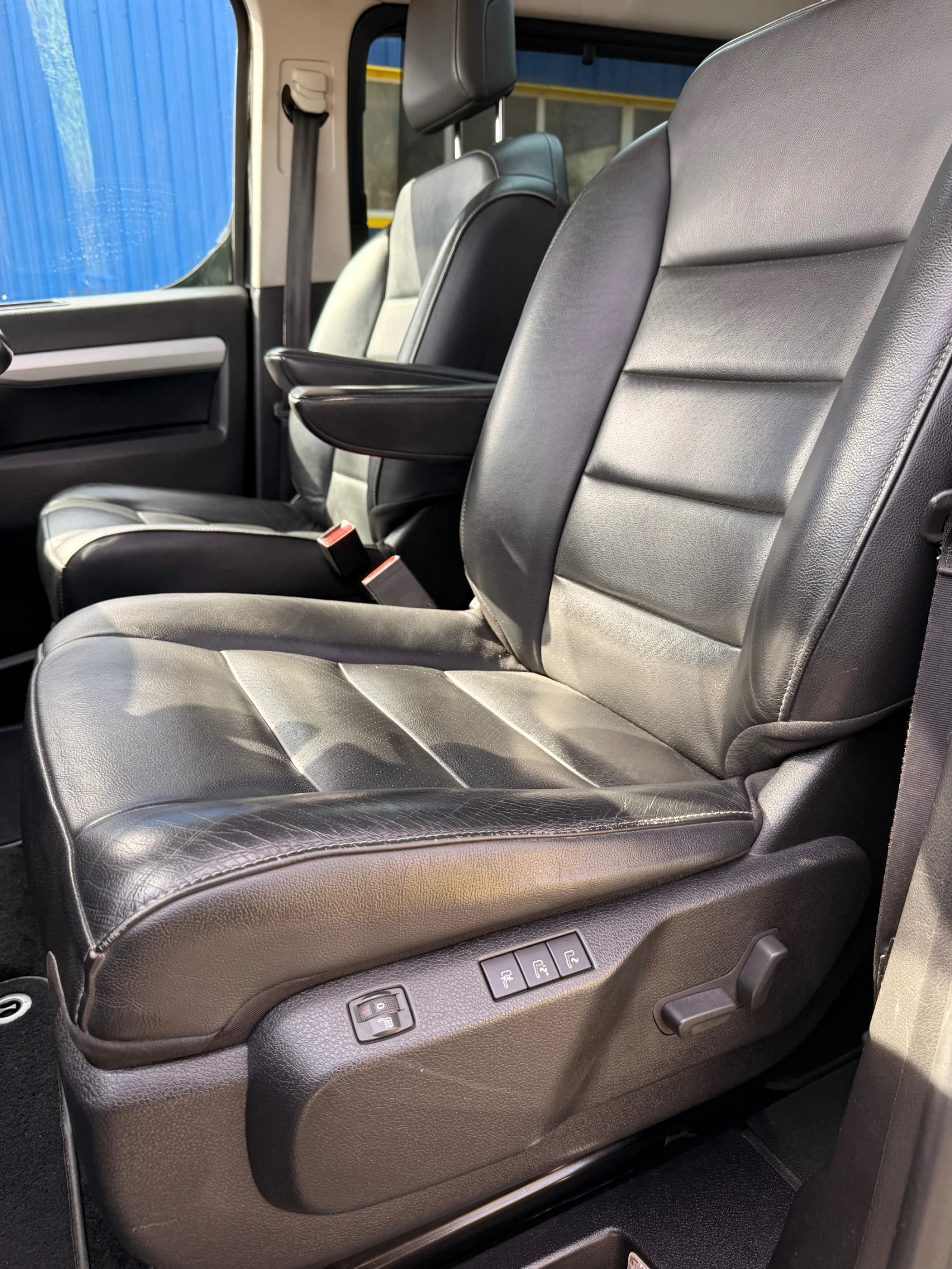 Opel Vivaro 2.0D* Бизнес, снимка 17 - Бусове и автобуси - 54309844