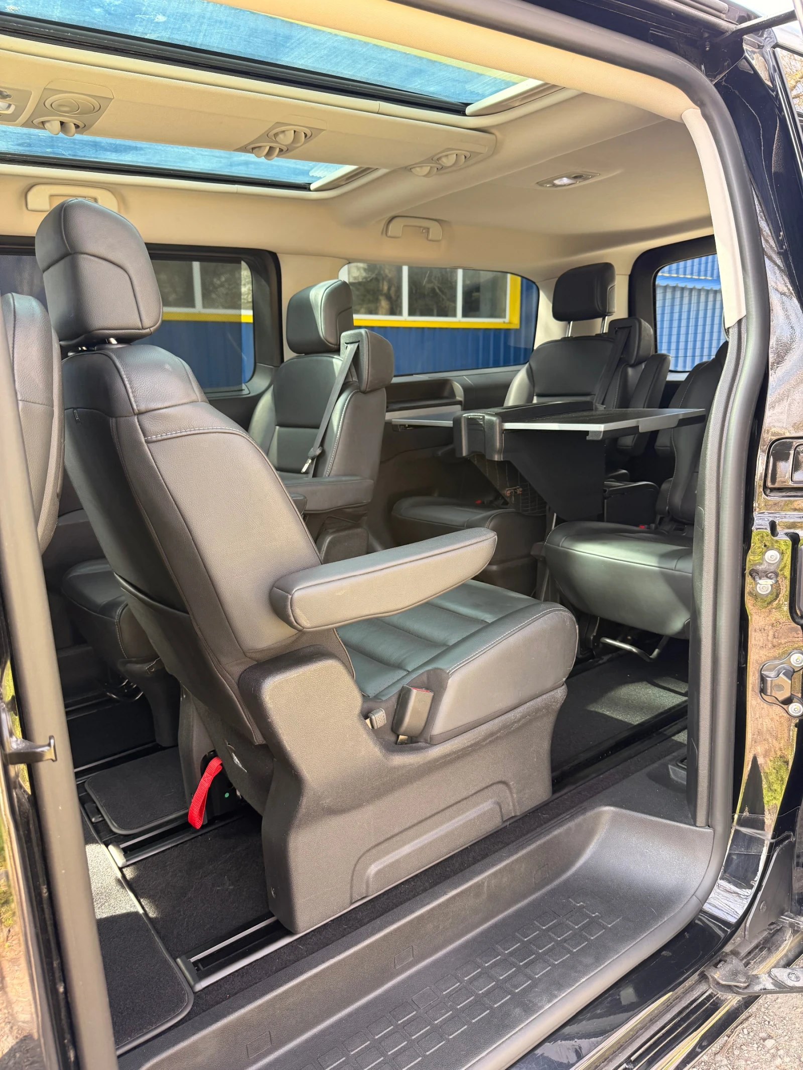 Opel Vivaro 2.0D* Бизнес, снимка 10 - Бусове и автобуси - 54309844