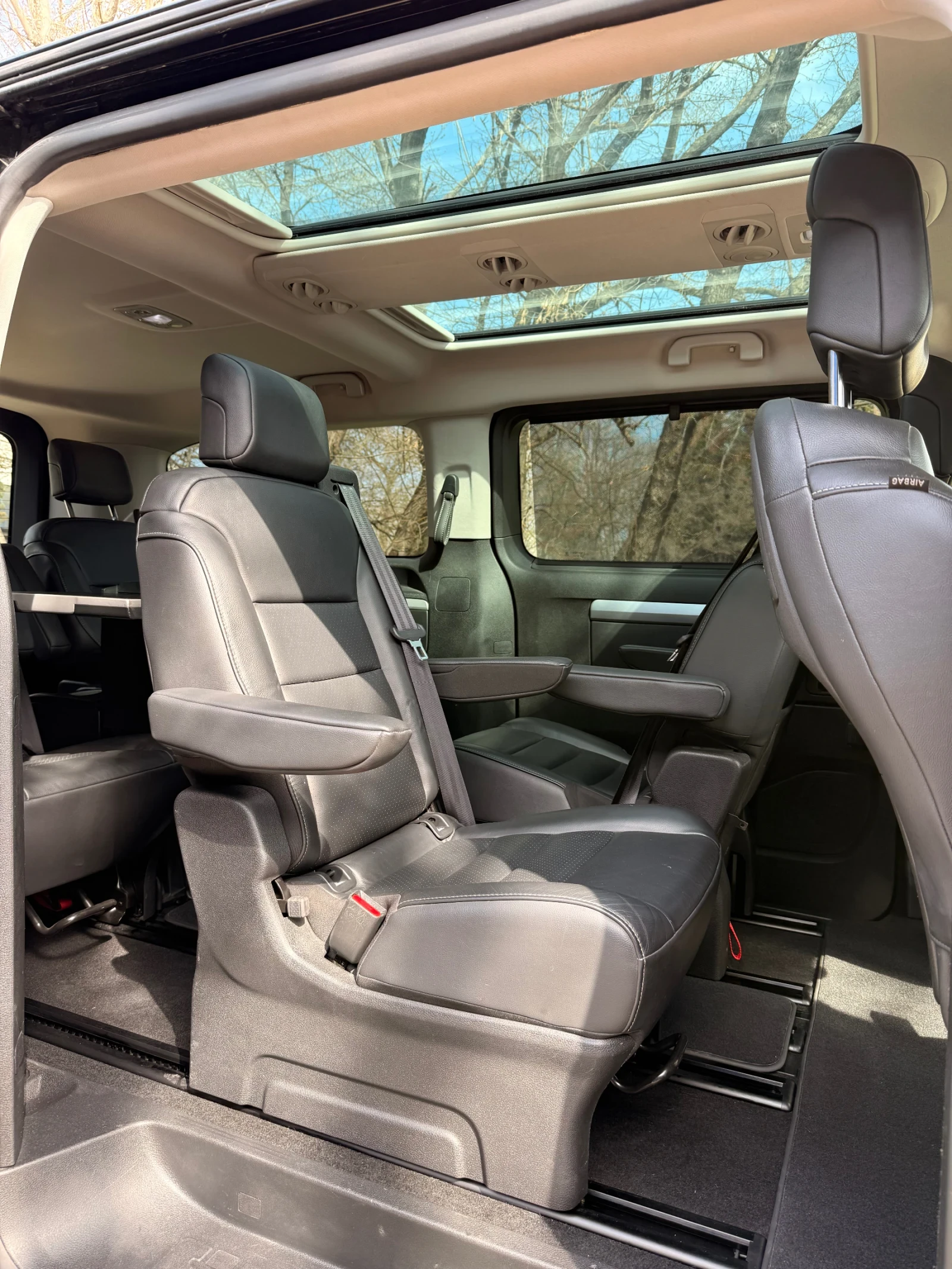 Opel Vivaro 2.0D* Бизнес, снимка 16 - Бусове и автобуси - 54309844