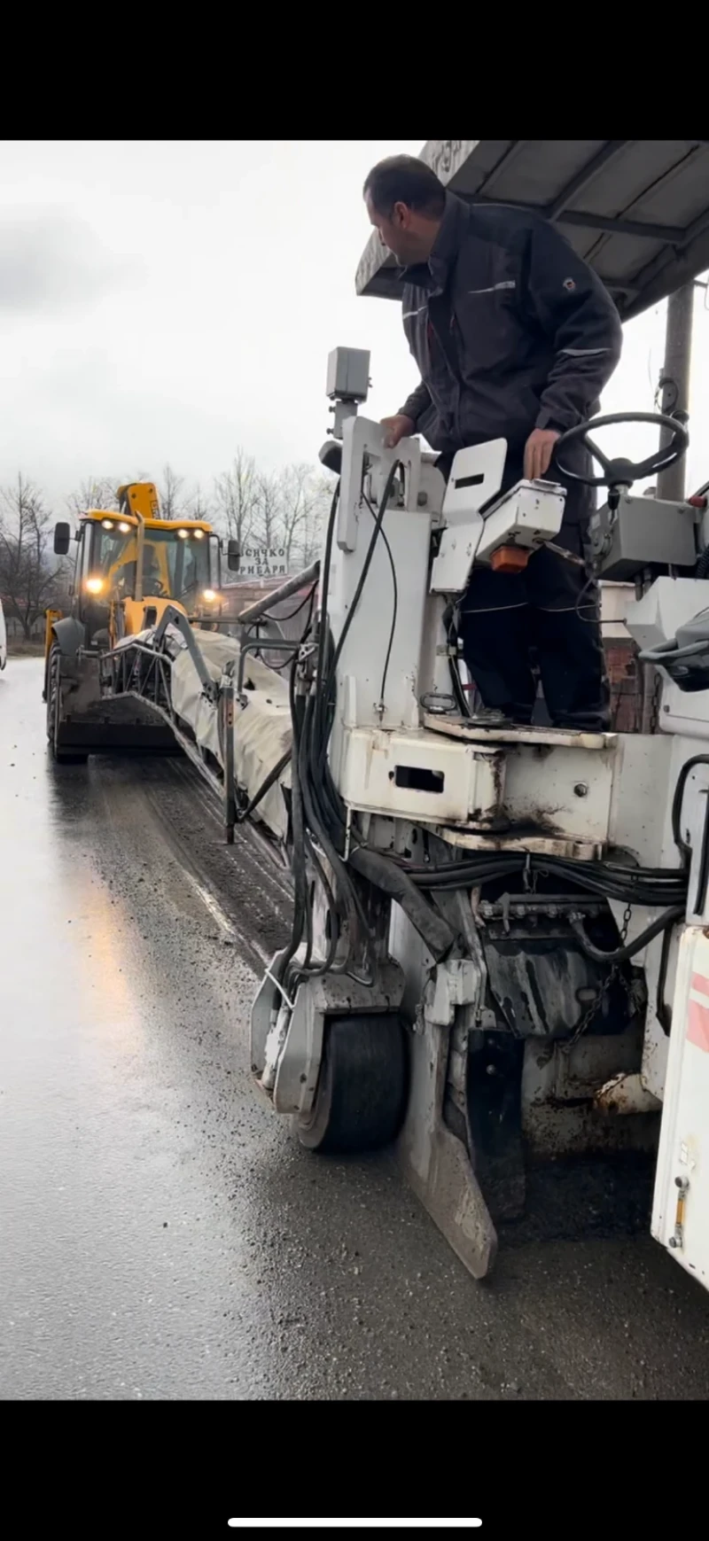 Машини за асфалт Друга Wirtgen W600 DC, снимка 2 - Индустриална техника - 48417747