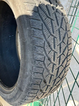 Гуми Зимни 225/45R17, снимка 7 - Гуми и джанти - 47133038