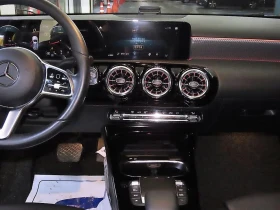Mercedes-Benz A 220 * ДИГИТАЛ* АМБИЕНТ* ПАМЕТ* LED ФАРОВЕ* КАМЕРА * ПО, снимка 6