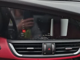 Alfa Romeo Giulia  Q4 / DISTRONIC / PANO / АВТОКРЕДИТ , снимка 11