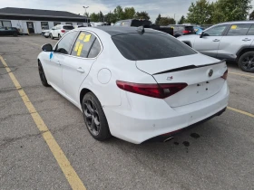 Alfa Romeo Giulia  Q4 / DISTRONIC / PANO / АВТОКРЕДИТ , снимка 4