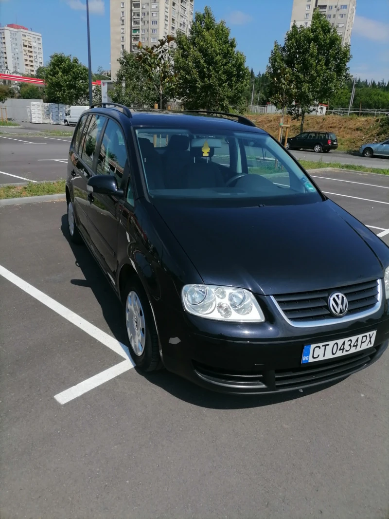 VW Touran, снимка 2 - Автомобили и джипове - 48172375