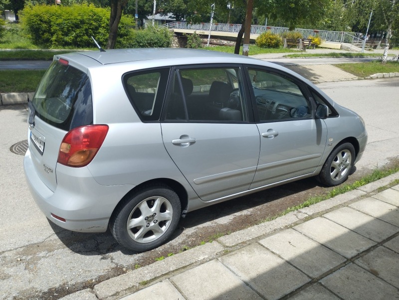 Toyota Corolla verso, снимка 7 - Автомобили и джипове - 46389392