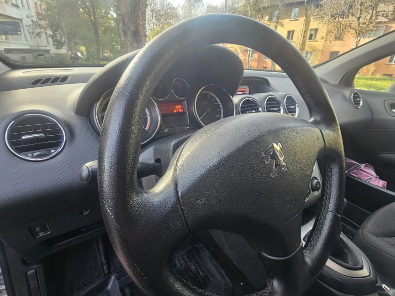 Peugeot 308 1.4 i, снимка 10 - Автомобили и джипове - 47751068